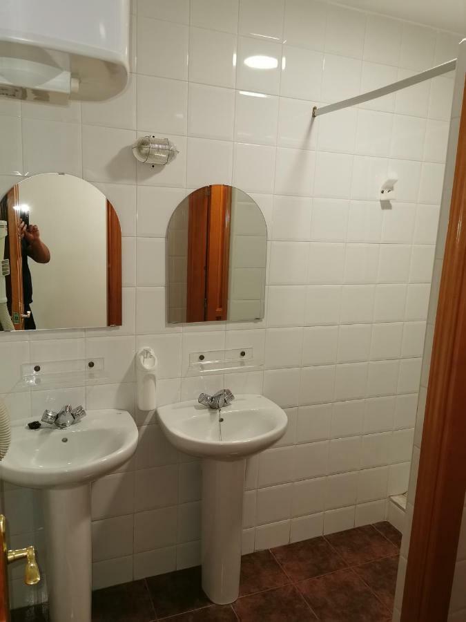 Casa Rural Y Albergue Tormon Esterno foto